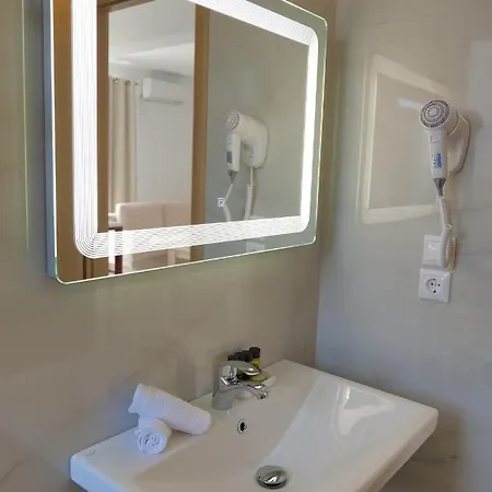 Golden Berden Boutique Hotel *