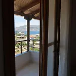 Golden Berden Boutique * Саранда