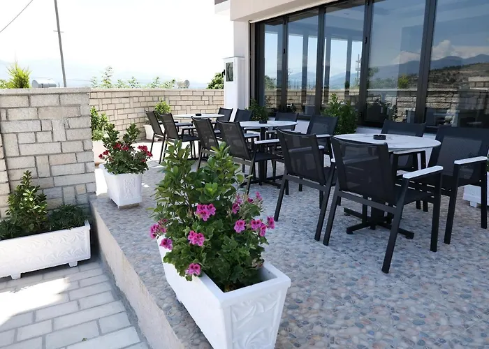 Golden Berden Boutique Hotel *